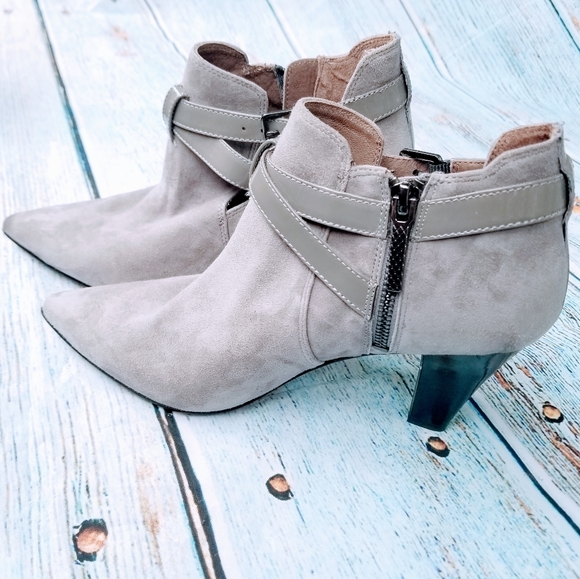 sz 8, Donald J. Pilsner, Tamy Bootie in Storm (Gray) - Picture 5 of 9